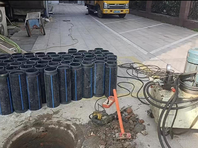 化德PE置换管厂家 DN315置换管 非开挖管短管置换